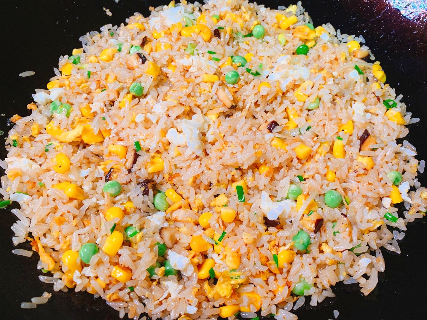 蛋炒饭粒粒分明大厨教你一招,蛋炒饭不粘锅的技巧