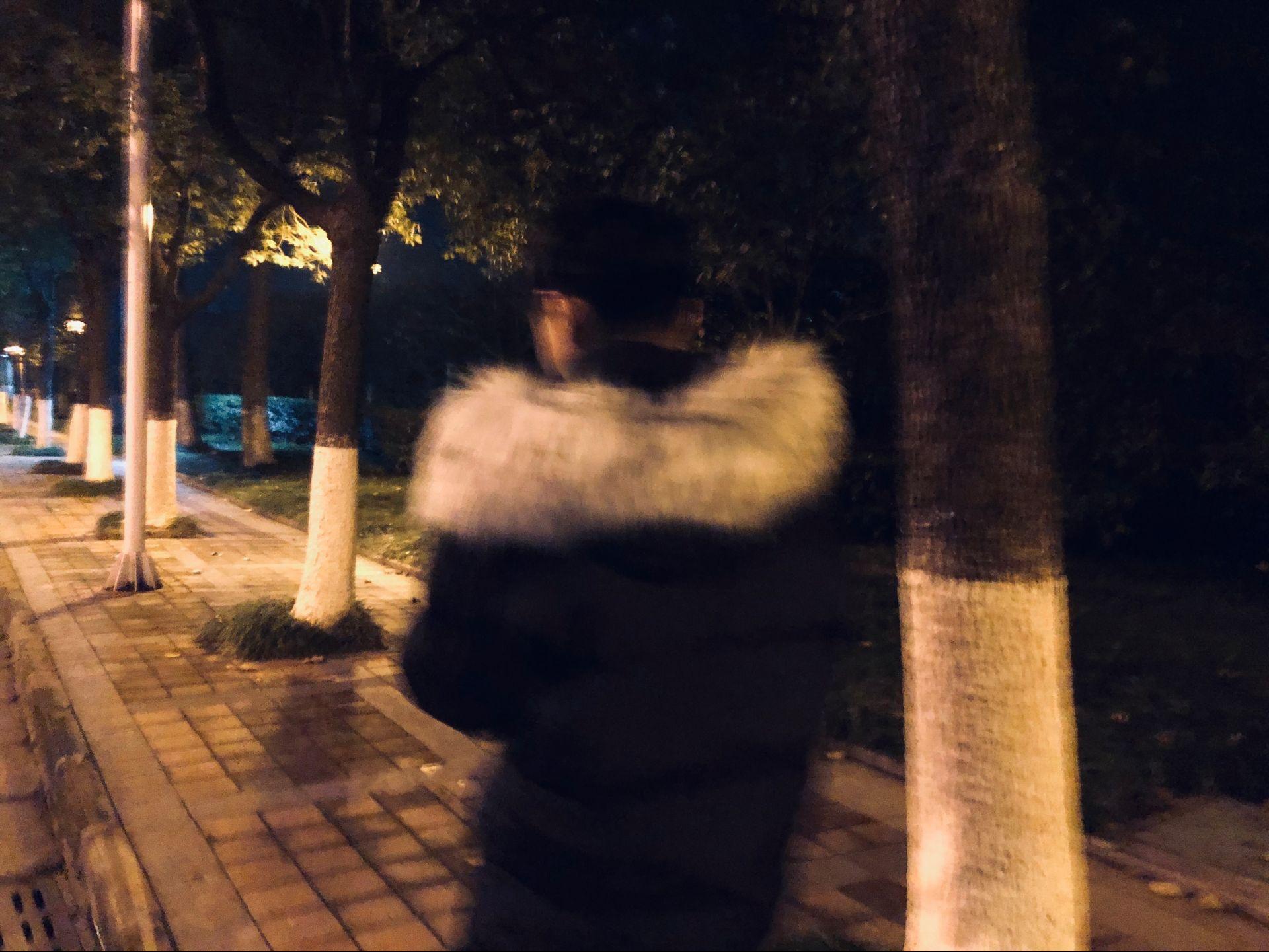 明知你不爱却还放不下,明知你不喜欢我但还是舍不得放手