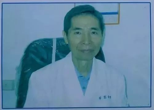 侯秋东举手疗法视频,台湾著名中医师侯秋东