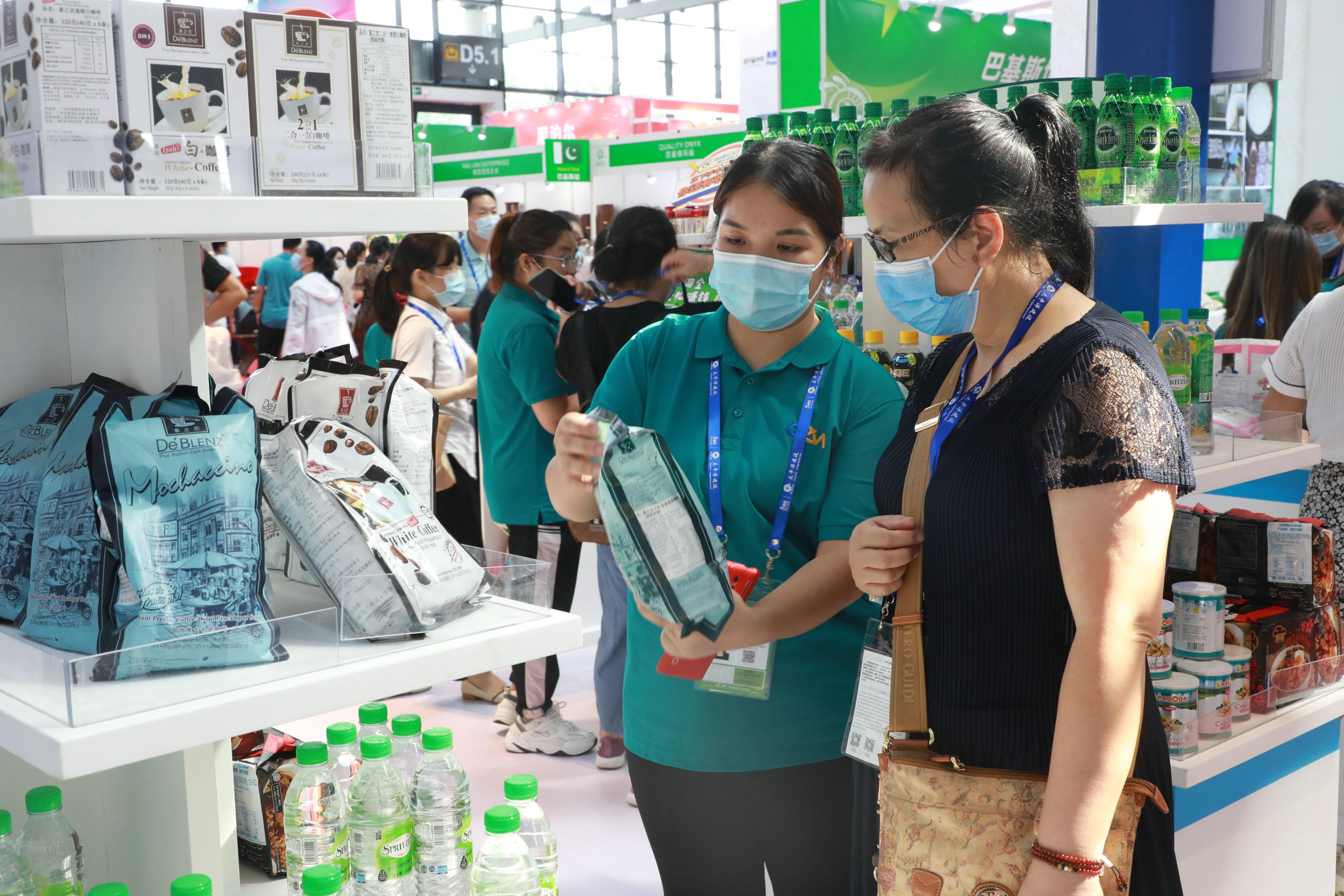 逛东博！淘保税港好物，蚂蚁洋货很“圈粉”