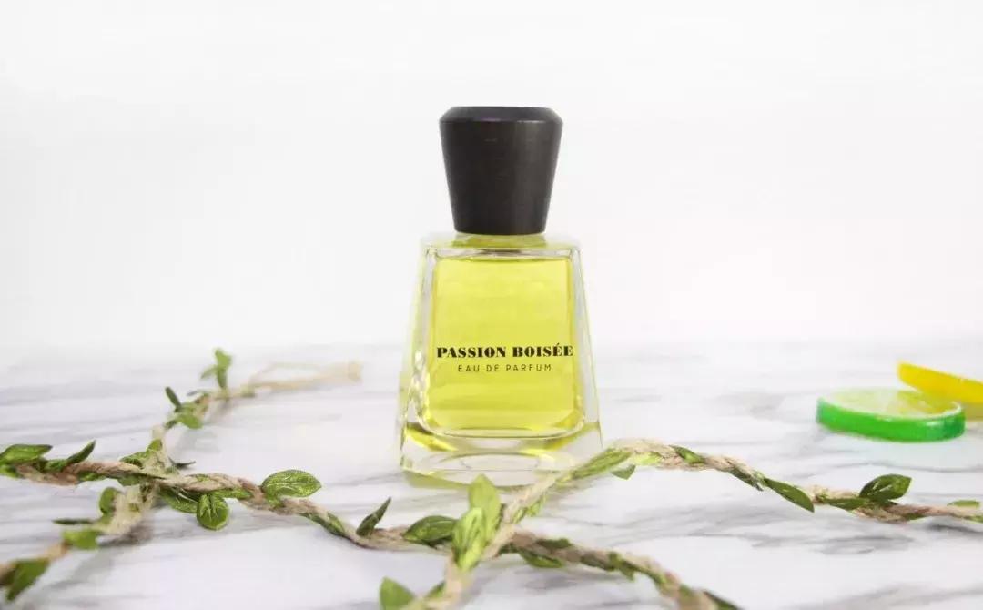 趁这些香水还没火，我先悄悄推荐给你