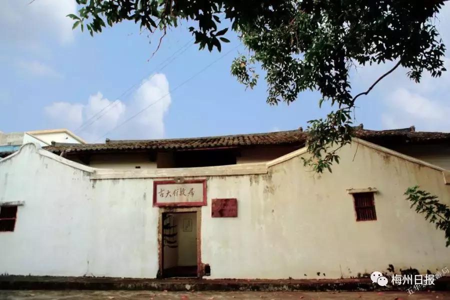 浜斿崕瓒崇悆涔嬩埂,瓒崇悆涔嬩埂姊呭窞