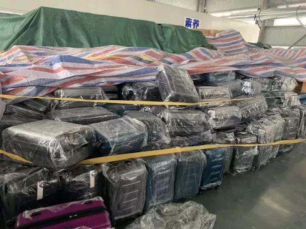 价格1000多的包包,名牌包包只卖100多元