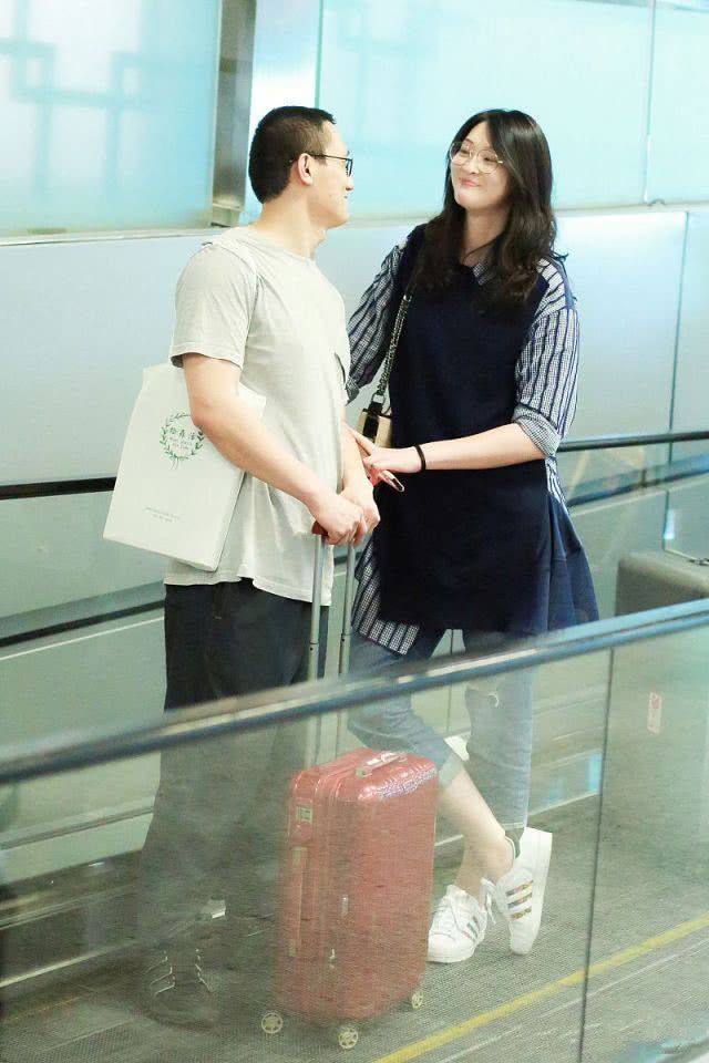 惠若琪和老公日常生活,惠若琪超短裙穿搭