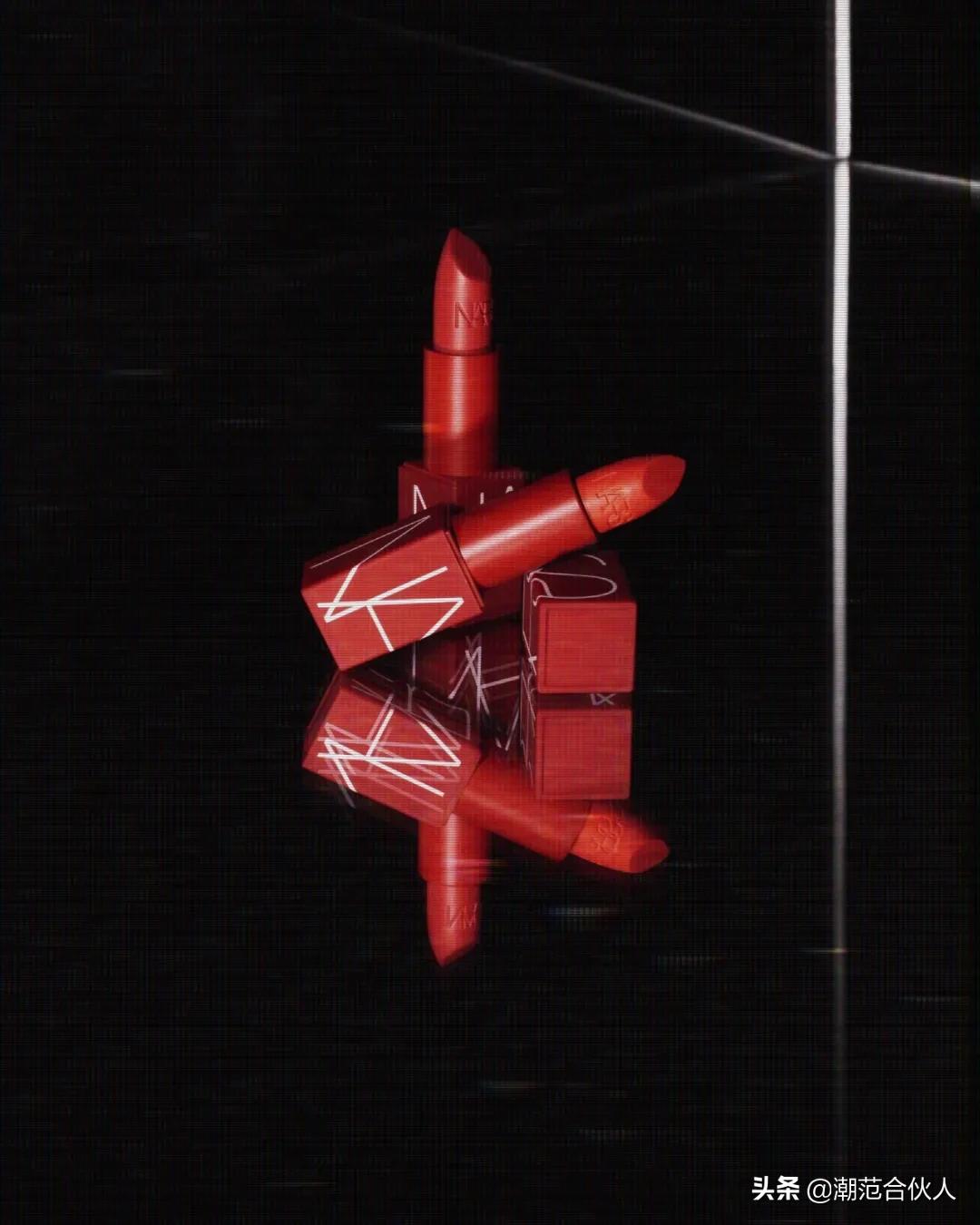 李佳琦omg这个产品也太好用了吧,李佳琦被称为美妆界的代名词