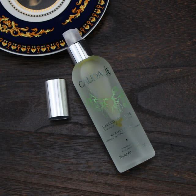 油光满面的脸用什么爽肤水,秋冬季起皮推荐用什么爽肤水