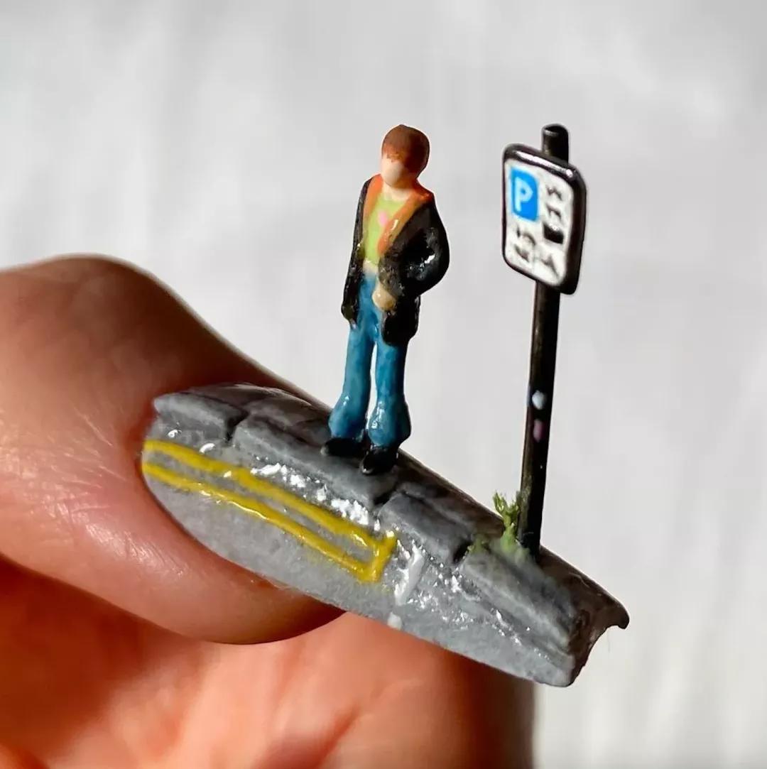 美甲师在吗？我被丑得睡不着觉