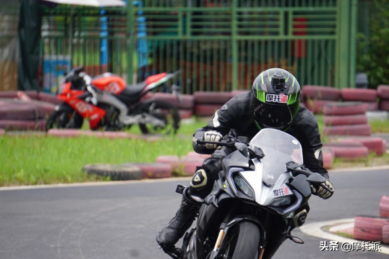 豁车有理，拆车无罪：GPR150灵魂对决250SR