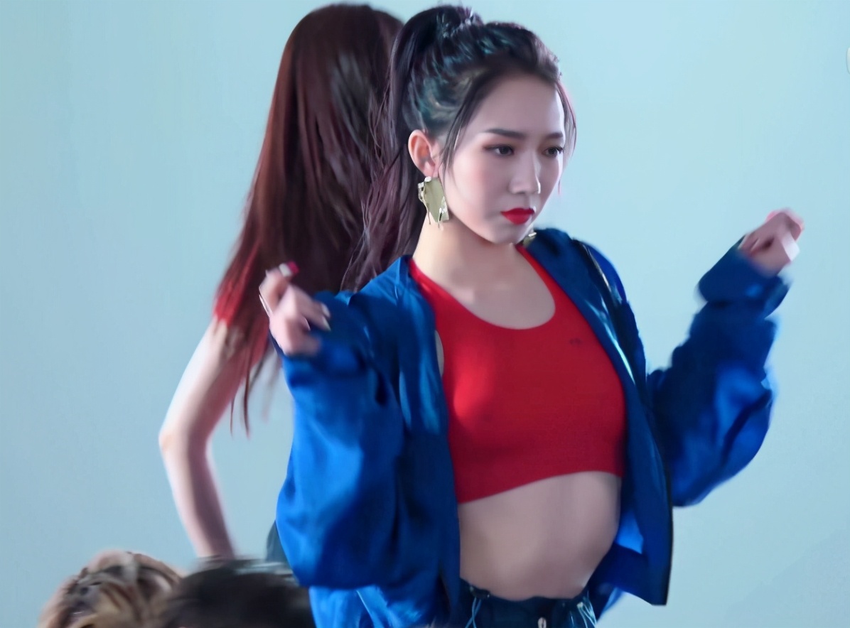 刘雨昕人气高还是孟美岐人气高,女团中性风刘雨昕