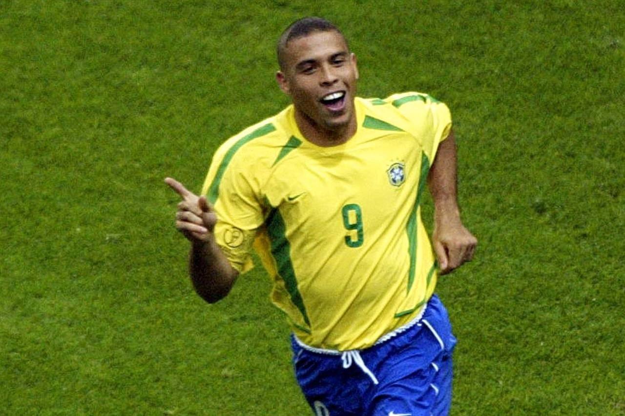 天下足球十大催泪文案罗曼罗兰,天下足球经典退役球星文案