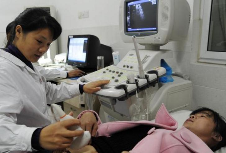 孕晚期男医生做内检,内检遇到男医生