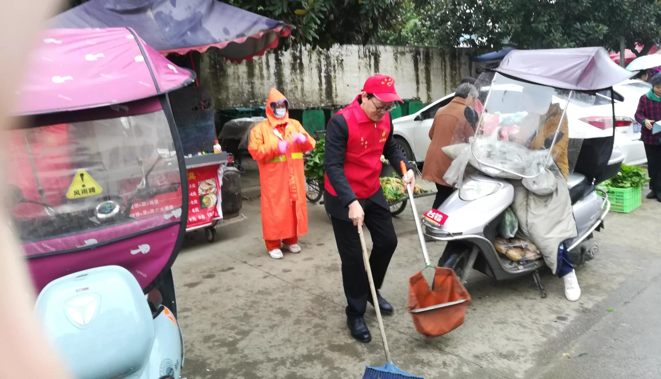 主题教育到社区开展志愿服务活动,社区开展志愿服务进社区活动