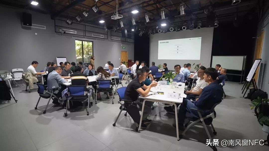 很多企业老板只用现金,很多老板都是拿命在赚钱