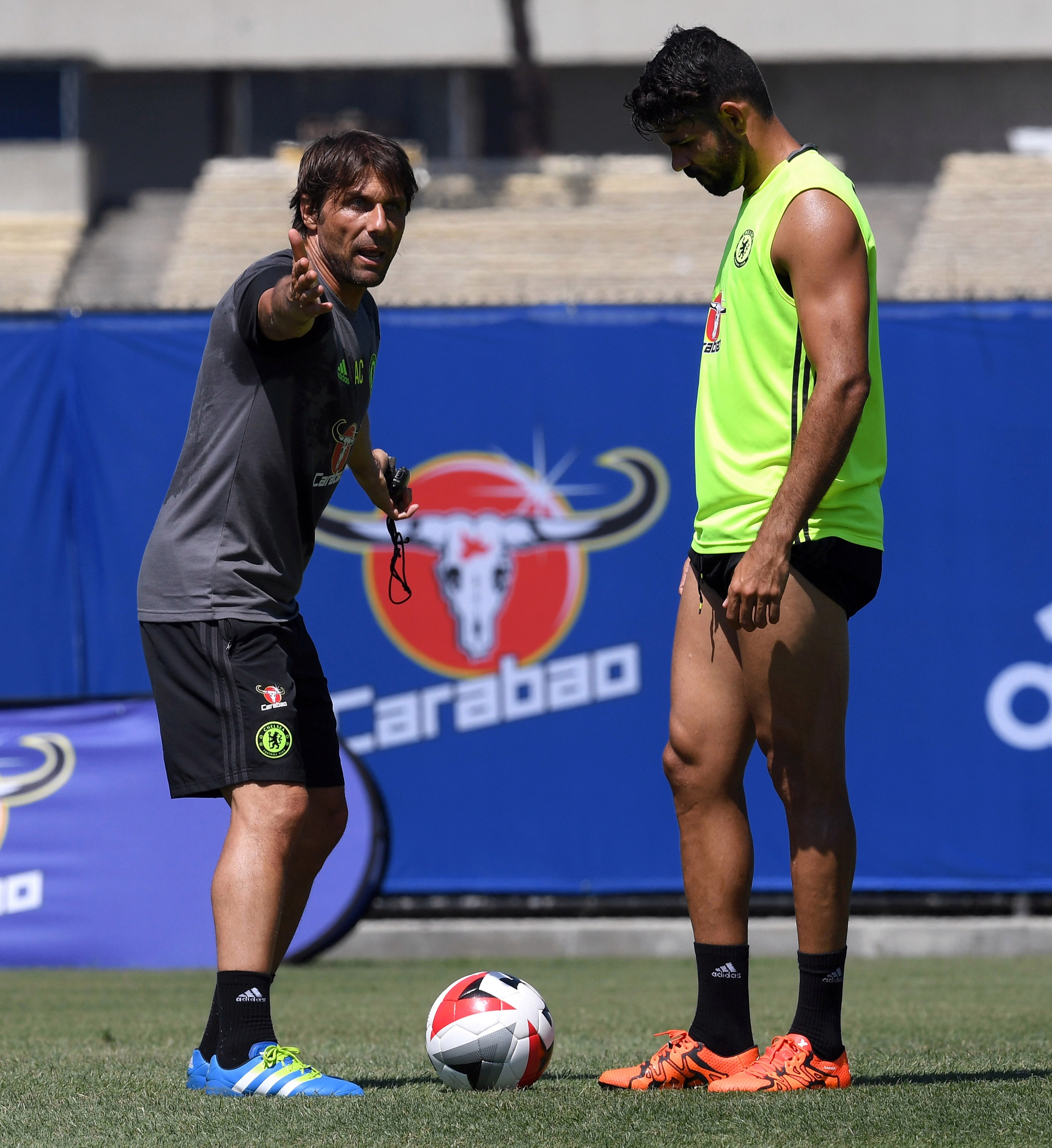 足球强制转会,足球球员拒绝转会怎么办