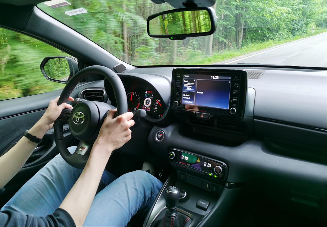 丰田gryaris试驾视频,丰田gryaris拉力