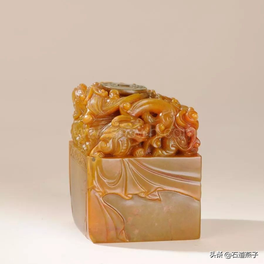 天价田黄石拍出史上最贵价格,田黄石每克3万真假田黄