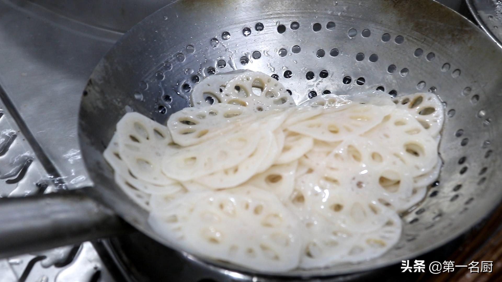 为什么饭店的凉拌藕片那么好吃？原来拌汁有技巧，这样做爽口入味