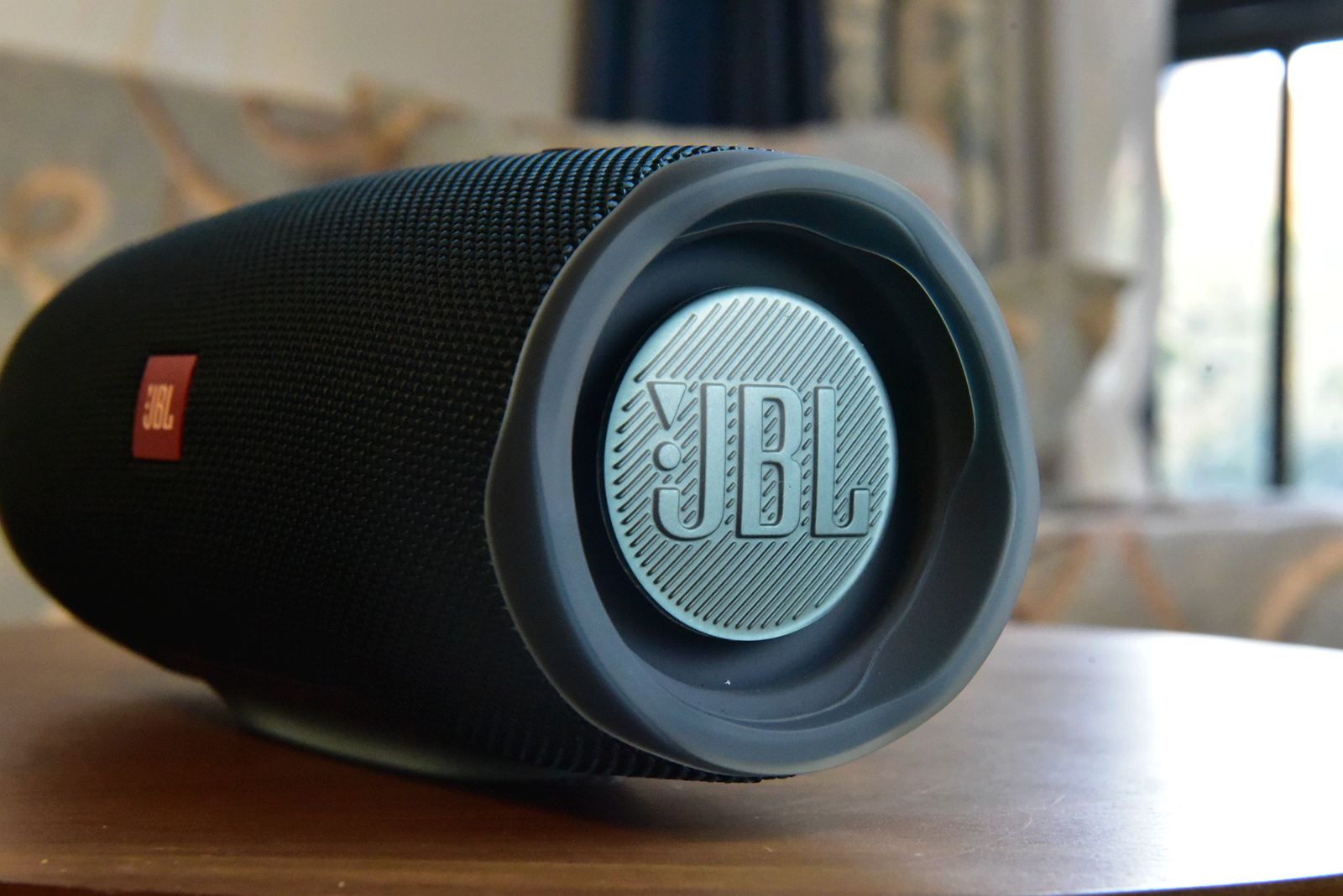 jbl冲击波4和冲击波5怎么选,jbl蓝牙音响低音为什么会这么强