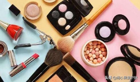 嘴唇脂肪粒怎么形成,眼皮脂肪粒形成原因