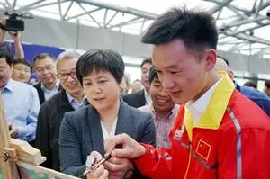 世界技能大赛喷漆冠军蒋应成,蒋应成钣金喷漆