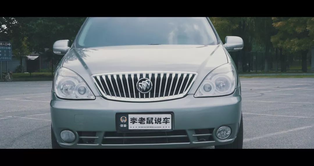 2004年二手别克gl8商务车报价,2010款别克gl8陆尊二手多少钱