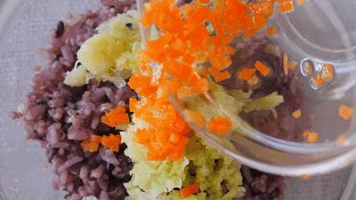 1岁宝宝食谱一日三餐简单做法,1岁宝宝一日三餐食谱安排表