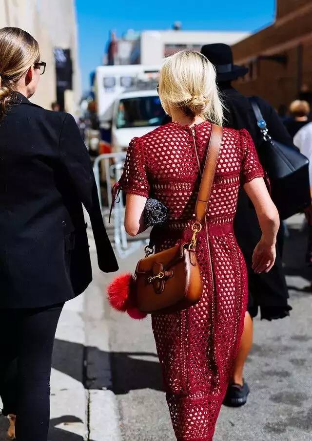 凹造型的包包图片大全,高级感褶皱包