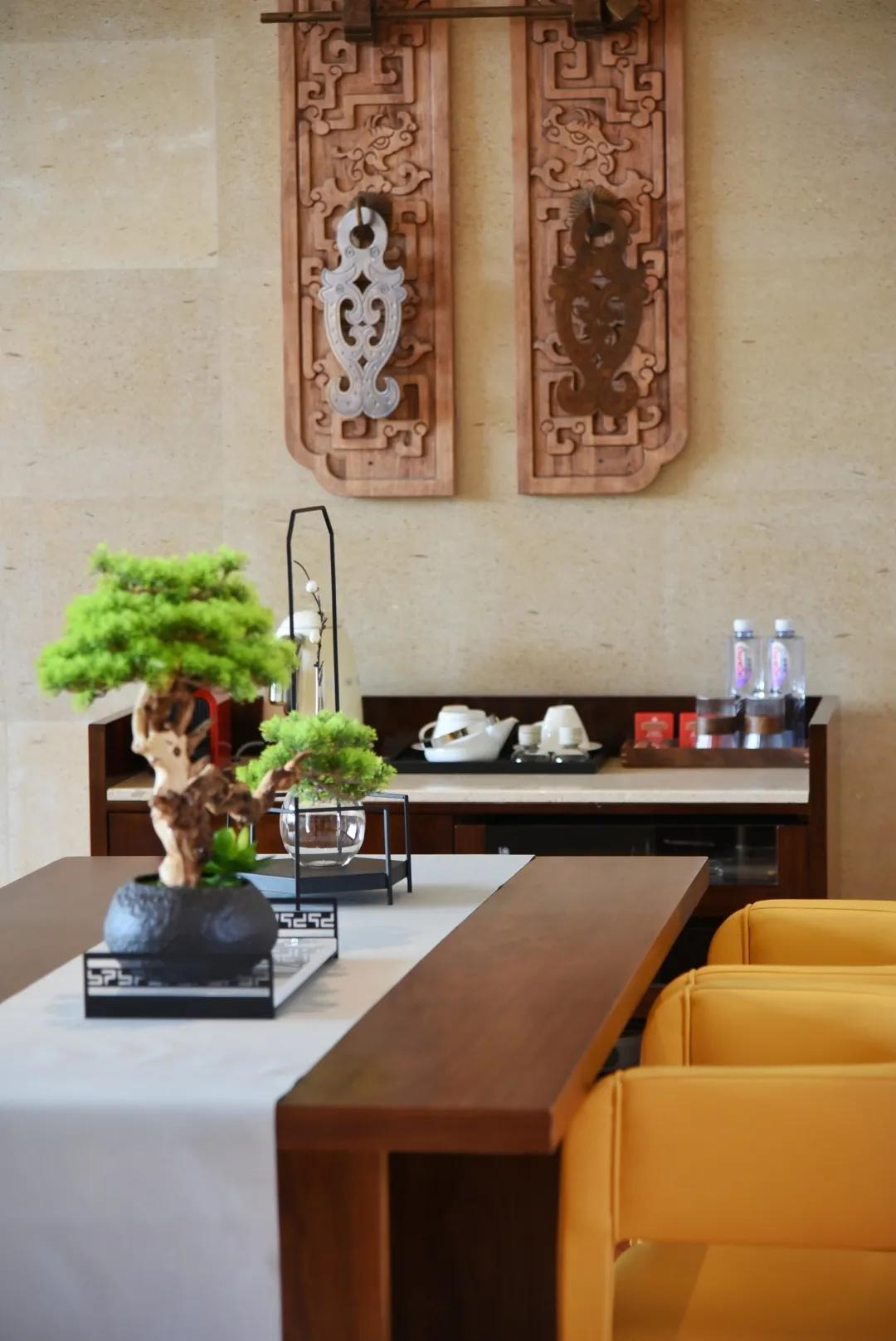 「觅趣小镇新都·原舍绿茵」湖畔泳池，畅玩斑竹园足球音乐小镇