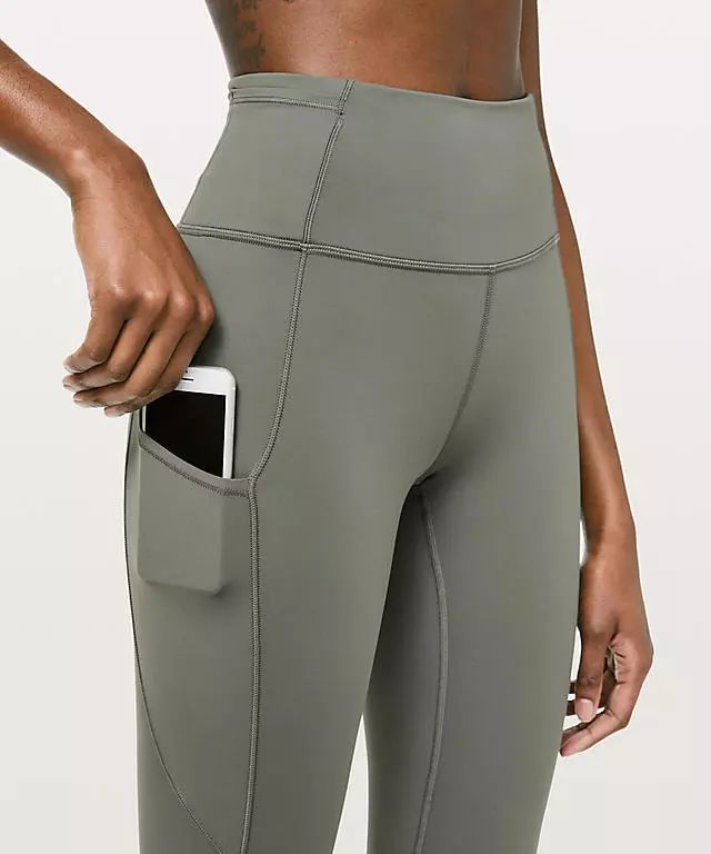 除了NIKE、ADIDAS，女生还有哪些值得入手的运动单品？