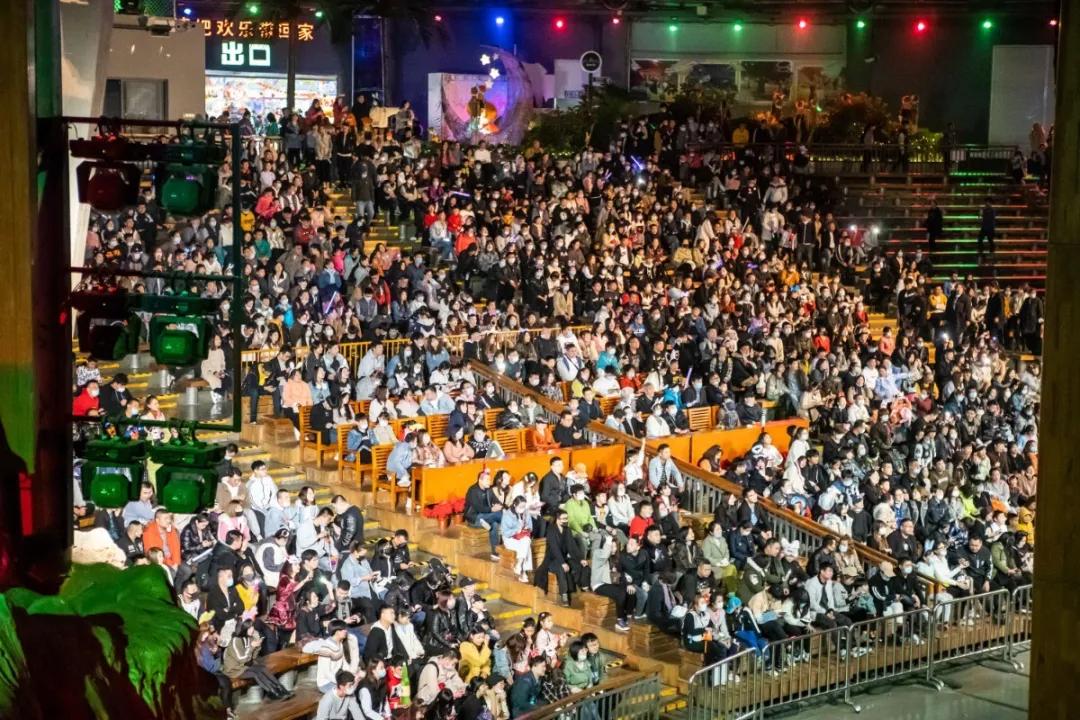 天津欢乐谷外面图片,天津欢乐谷2021万圣节灯光秀