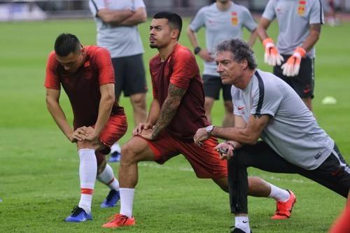 归化国足可否与日韩一战,国足归化日韩球员是否可行