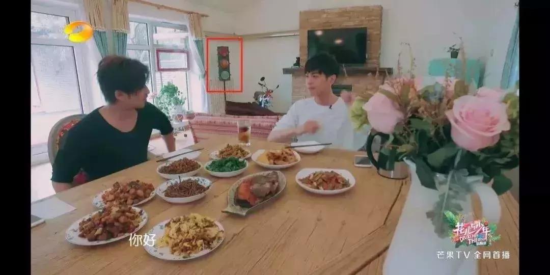 喜欢秀恩爱的夫妻是什么心理呢,那些秀恩爱的情侣们