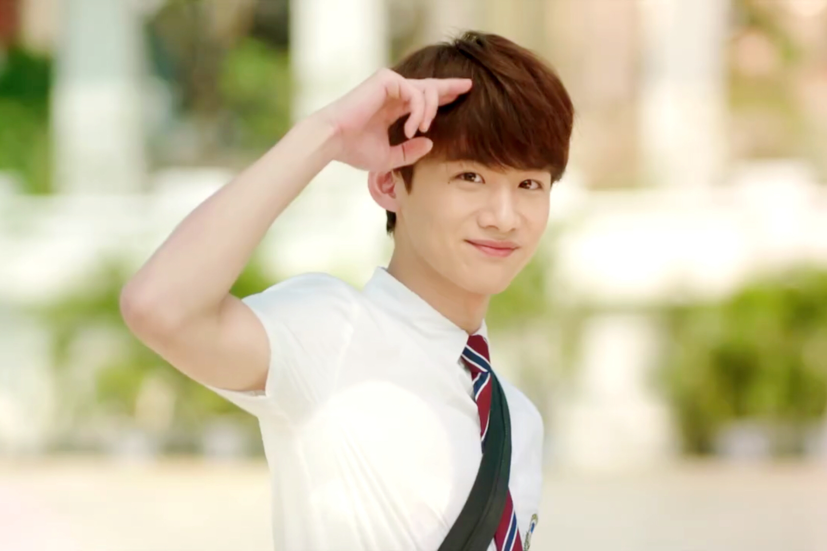 白敬亭代言的安踏鞋的同款,白敬亭同款安踏霸道篮球鞋灰色