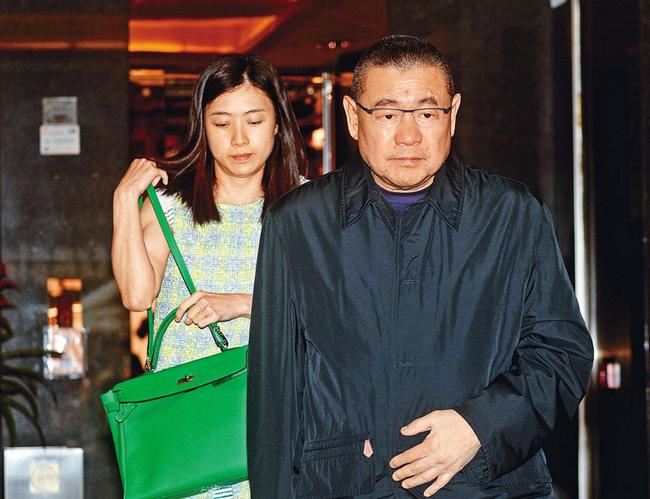 甘比回应刘銮雄帮李嘉欣联系医生,甘比牵手刘銮雄现状