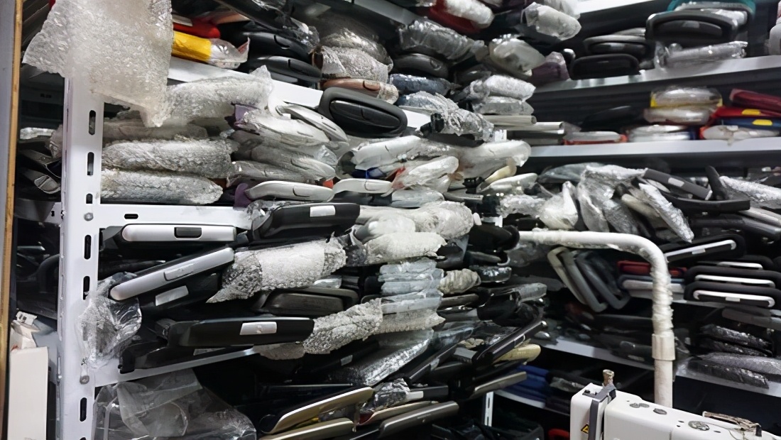 寻找深圳快消失的手艺人：修理行李箱20余年，亲身演绎工匠精神