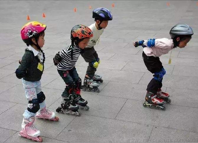 儿童到底适不适合轮滑运动,轮滑适合孩子学吗