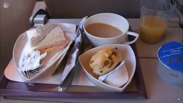 国航一航班遭遇强烈颠簸机长,国航飞机急降