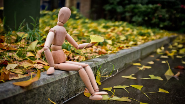 有一个人渐渐和你疏远了怎么办,如果有一个人跟你绝交了怎么办