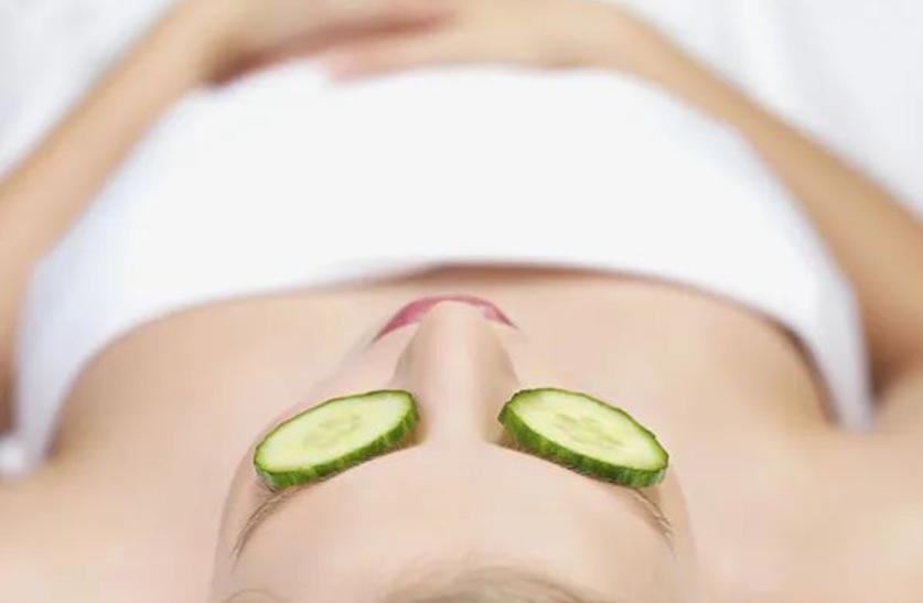 脸上因为干燥脱皮导致色差怎么办,春天脸上脱皮严重泛红怎么补救