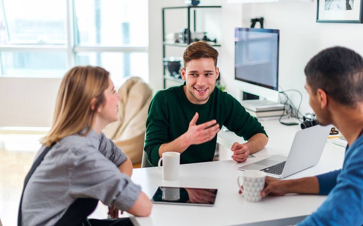 这家公司年终奖发10辆宝马,这家公司年终奖发40倍月薪上万