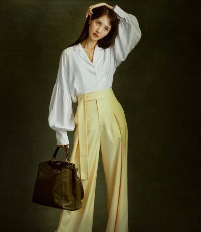 金晨背过哪款lv包包,金晨代言prada美特斯邦威既视感