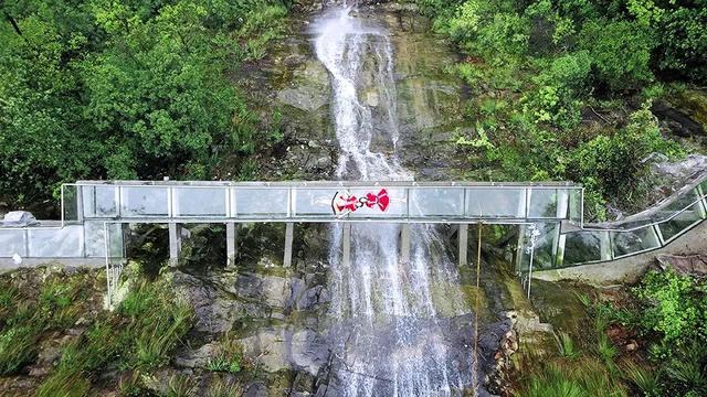 溪水潺潺自然氧吧,天然氧吧溪水