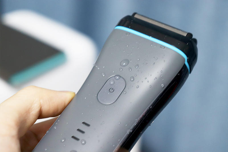 致敬博朗，三刀头柔和利落：须眉灵动3往复式剃须刀体验