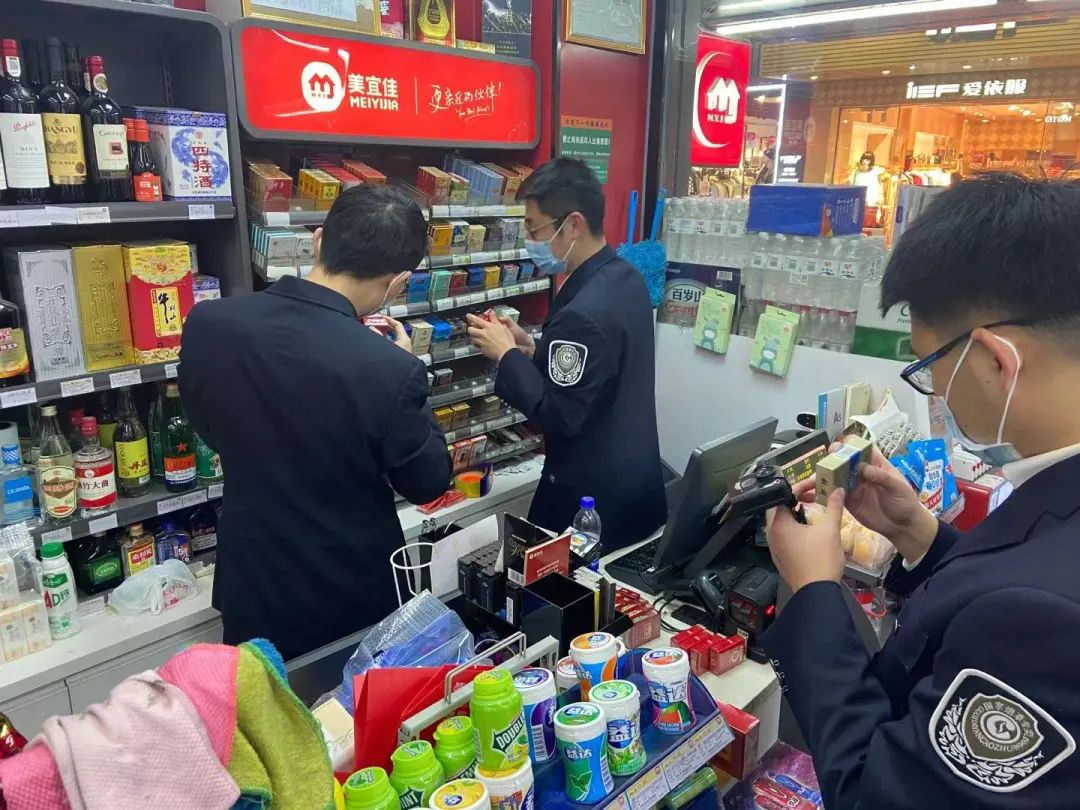 厦门便利店食品被查 (责令整改厦门一网红便利店被查)