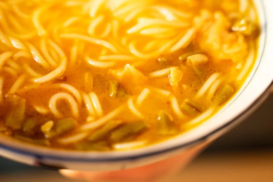 被薇娅直播间榨干零食预算后，写出了这篇测评报告（上）