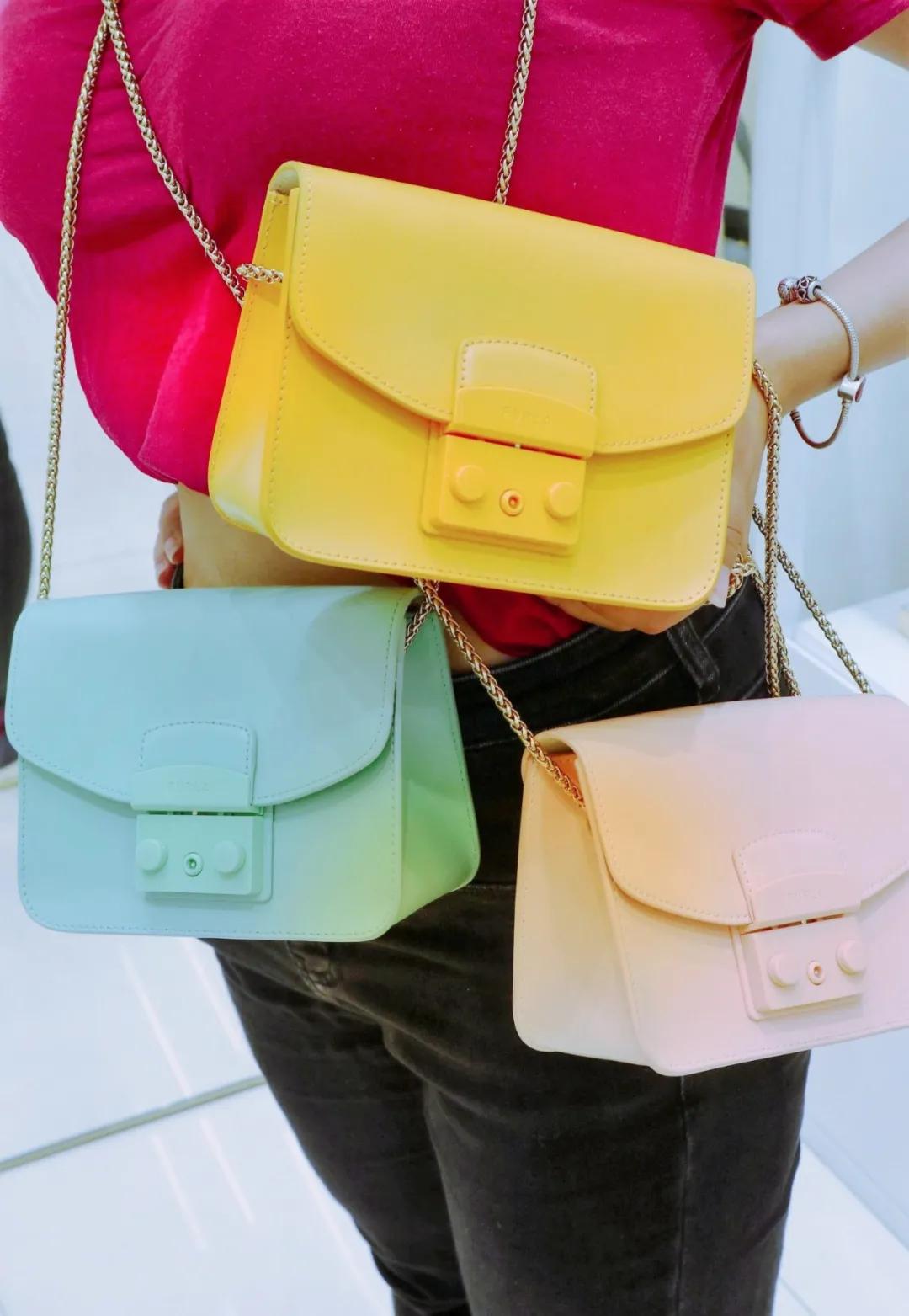 买护肤品送口红,买护肤品送化妆品