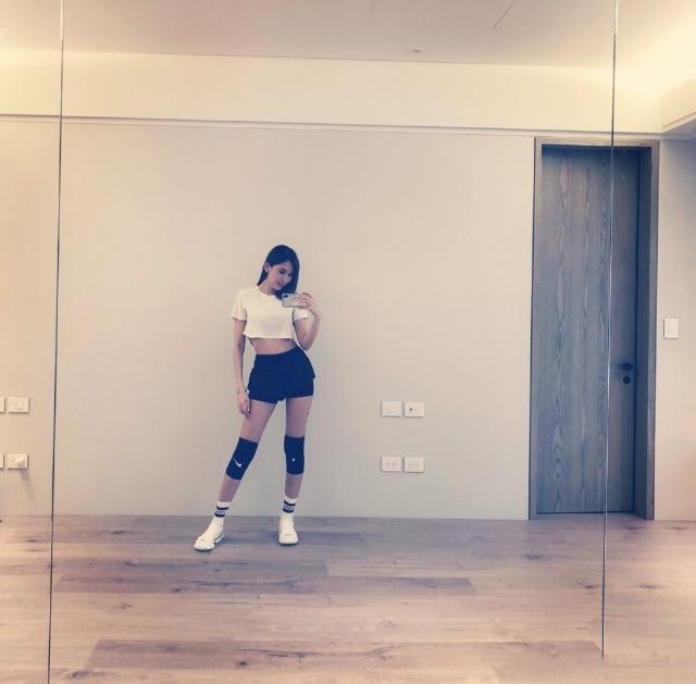 林志颖老婆晒时尚穿搭,林志颖老婆晒名牌包