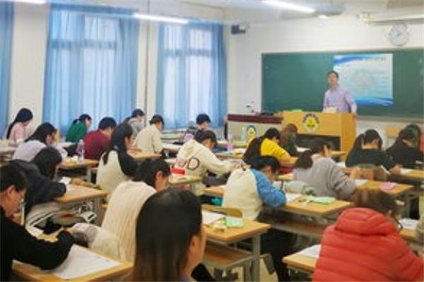 考研学硕和专硕的区别在哪里,考研专硕与学硕有什么区别