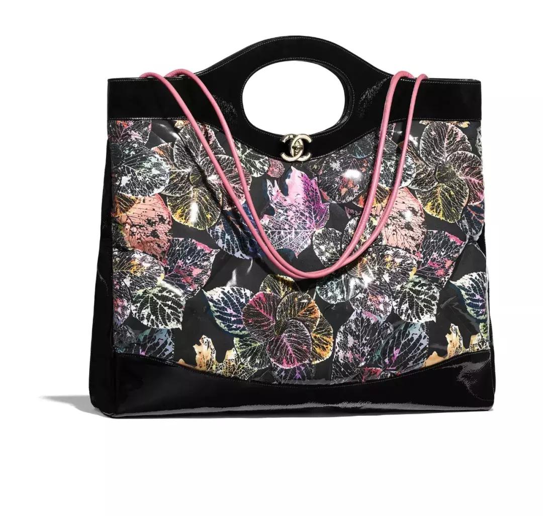 女子买名牌包,现代女孩包包排行榜