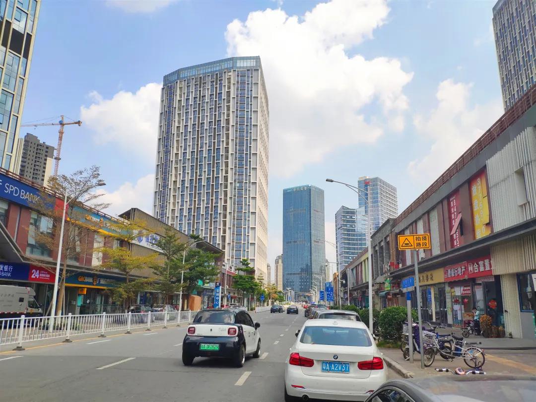 小编探万博|走近战“疫”下的万博百态